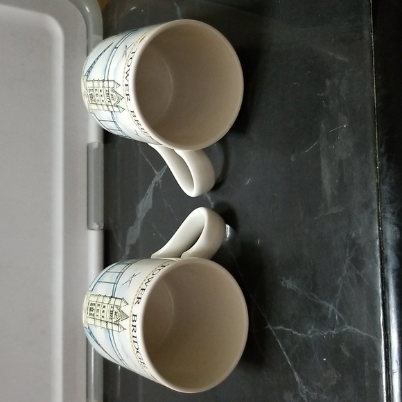 PAIR OF ENGLISH TEA OR COFFEE MUGS - Picture 2 of 4